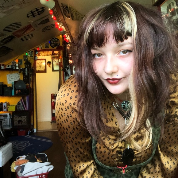 Meet your Posher, Maelada - Picture 1 of 1